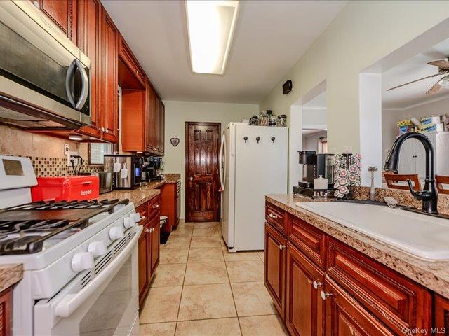 721 Edison Avenue, Bronx, NY 10465
