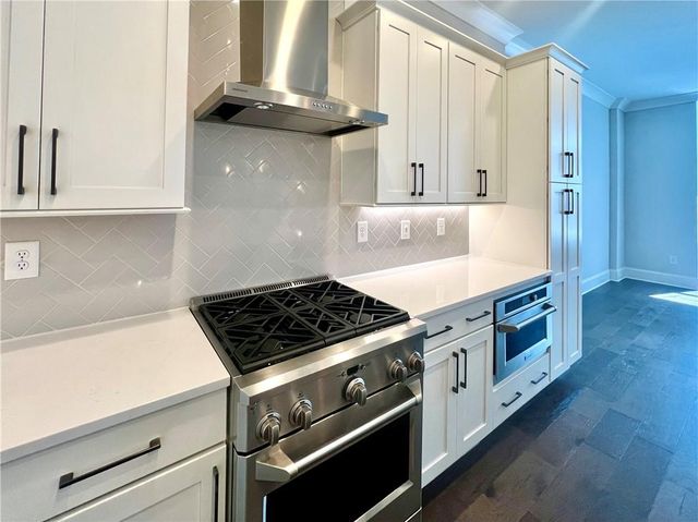 579 Broadview Place NE, Atlanta, GA 30324