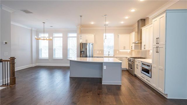 579 Broadview Place NE, Atlanta, GA 30324