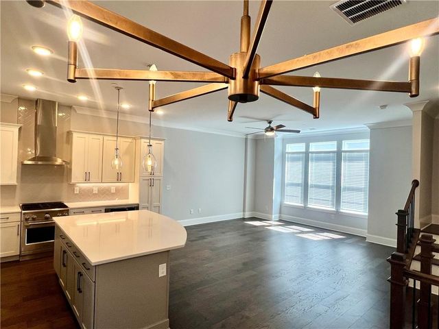 579 Broadview Place NE, Atlanta, GA 30324