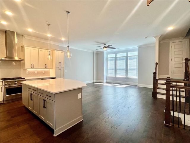 579 Broadview Place NE, Atlanta, GA 30324