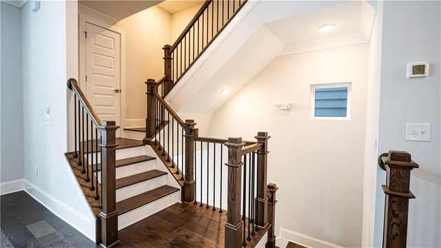 579 Broadview Place NE, Atlanta, GA 30324