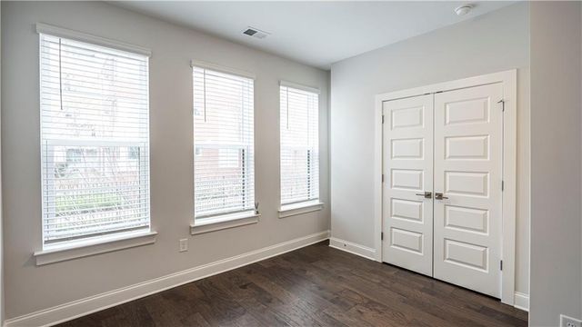 579 Broadview Place NE, Atlanta, GA 30324