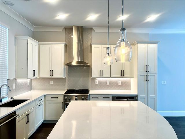 579 Broadview Place NE, Atlanta, GA 30324