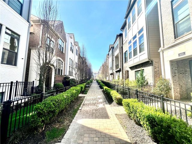 579 Broadview Place NE, Atlanta, GA 30324