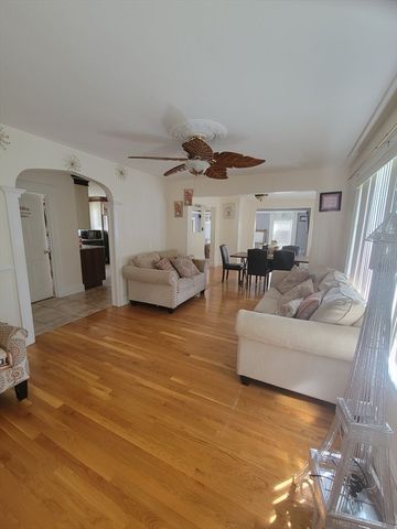81 Clarke Avenue, Dracut, MA 01826
