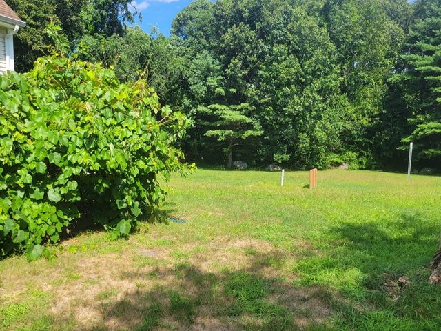81 Clarke Avenue, Dracut, MA 01826