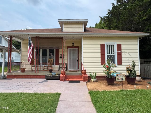 215 W Parker Street, Graham, NC 27253