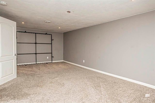 1108 Crest Hill Drive, Junction City, KS 66441