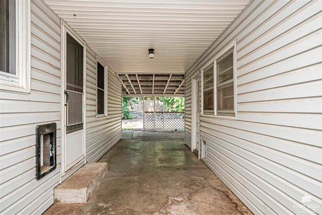 1108 Crest Hill Drive, Junction City, KS 66441