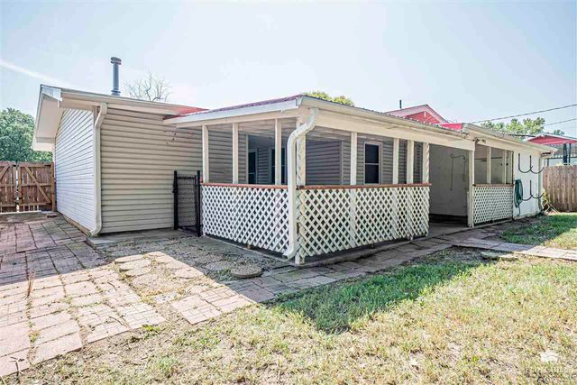 1108 Crest Hill Drive, Junction City, KS 66441