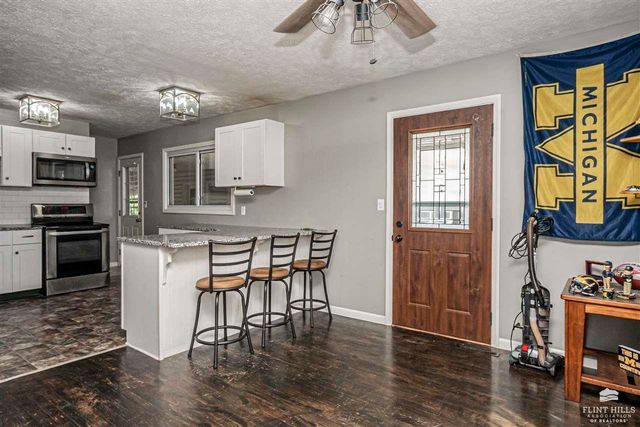 1108 Crest Hill Drive, Junction City, KS 66441