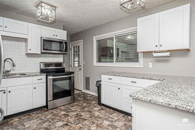 1108 Crest Hill Drive, Junction City, KS 66441