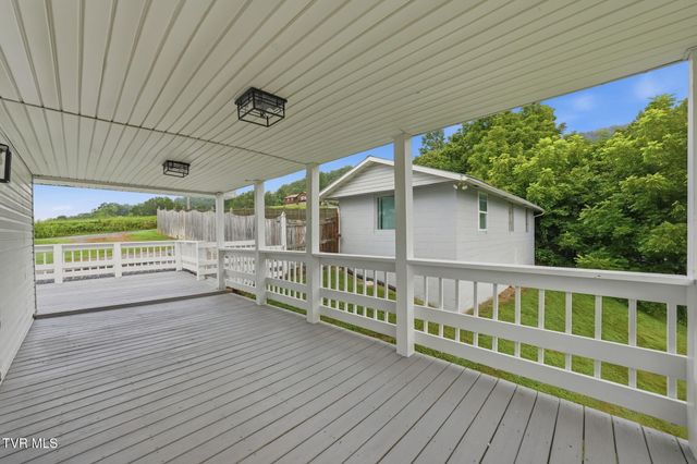 312 Bays Mountain Trail, Kingsport, TN 37660