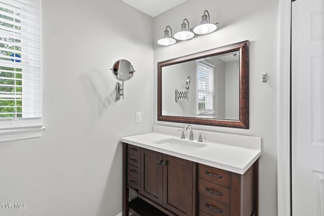 312 Bays Mountain Trail, Kingsport, TN 37660