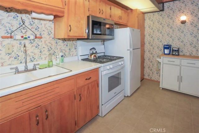 1060 Sierra, Big Bear City, CA 92314