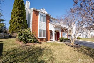 62 Woodland Way, South Brunswick, NJ 08810