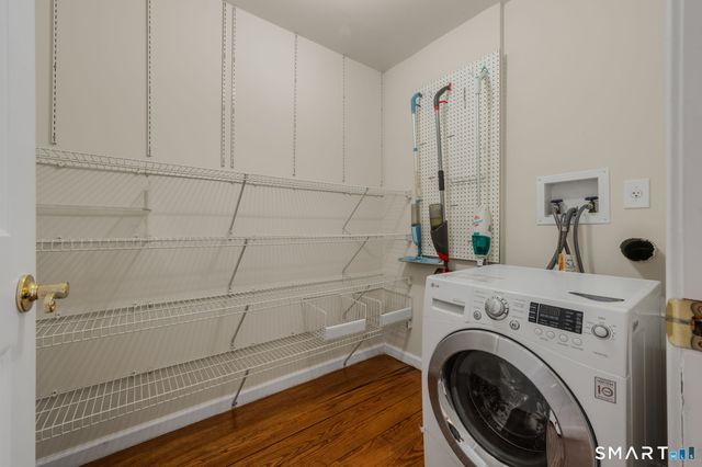 16 Greystone Drive, Montville, CT 06382