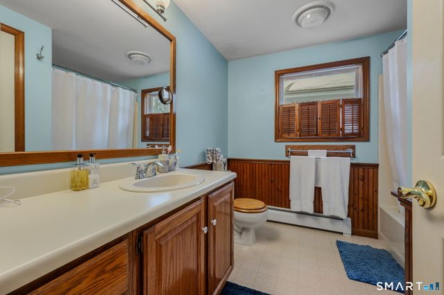 16 Greystone Drive, Montville, CT 06382