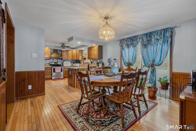 16 Greystone Drive, Montville, CT 06382