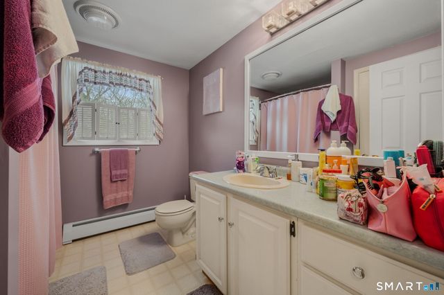 16 Greystone Drive, Montville, CT 06382