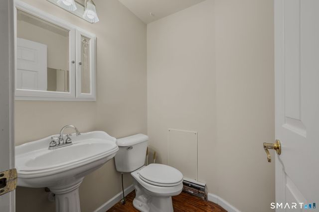 16 Greystone Drive, Montville, CT 06382