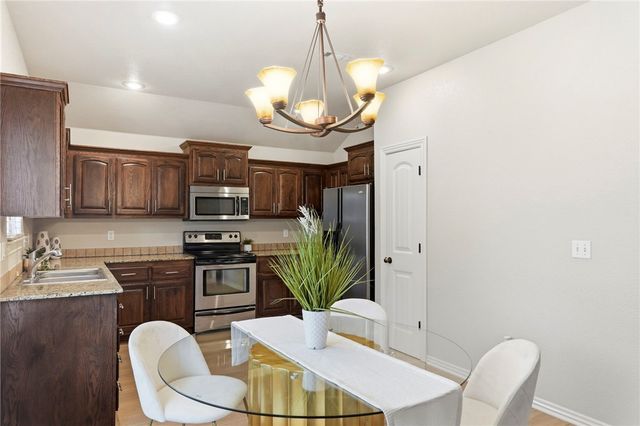281 E Madrid Street, Fayetteville, AR 72703