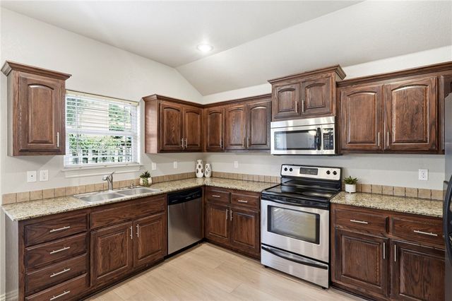 281 E Madrid Street, Fayetteville, AR 72703