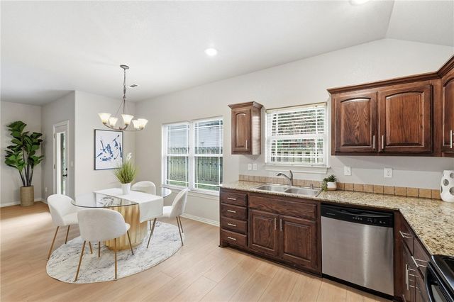 281 E Madrid Street, Fayetteville, AR 72703