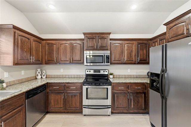 281 E Madrid Street, Fayetteville, AR 72703