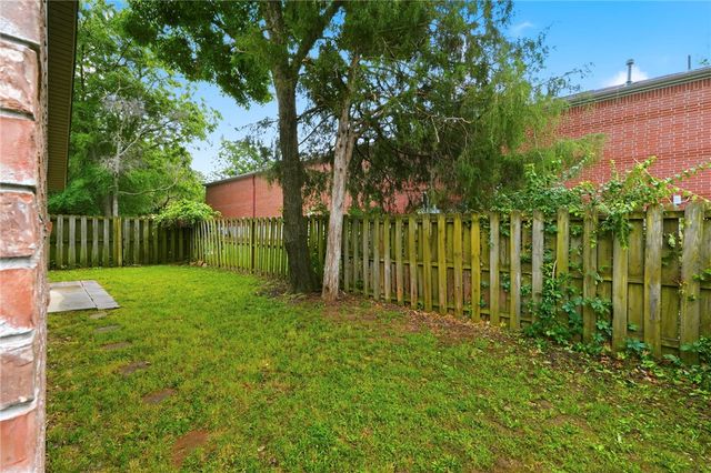 281 E Madrid Street, Fayetteville, AR 72703