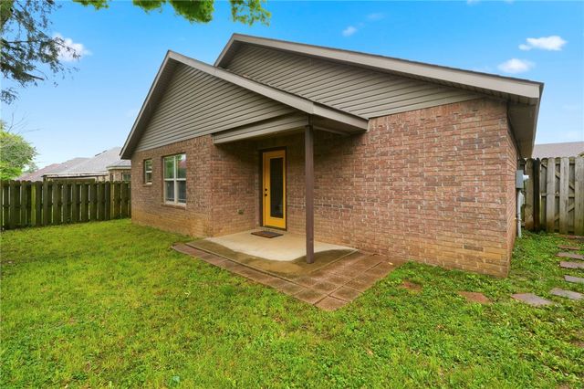 281 E Madrid Street, Fayetteville, AR 72703