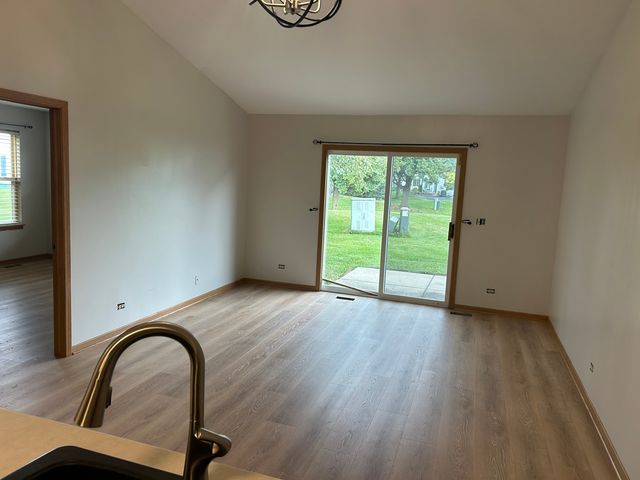 1308 Jenna Drive A, South Elgin, IL 60177