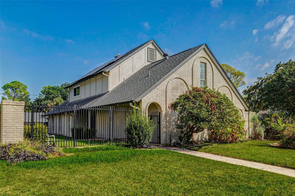 10602 Riverview Drive, Houston, TX 77042