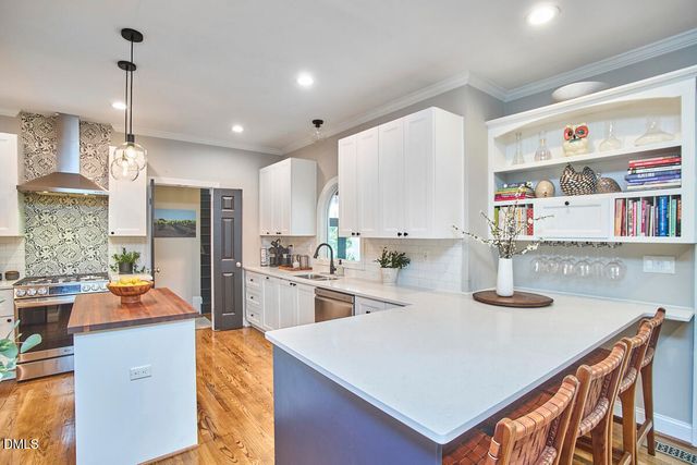 5513 Point Lake Court, Holly Springs, NC 27540