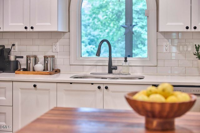 5513 Point Lake Court, Holly Springs, NC 27540