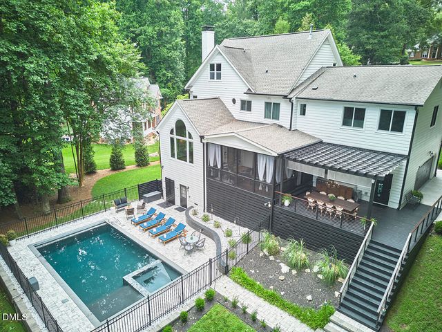 5513 Point Lake Court, Holly Springs, NC 27540