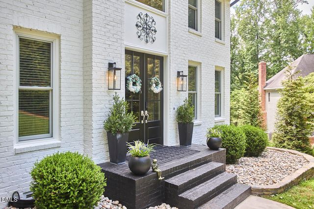 5513 Point Lake Court, Holly Springs, NC 27540