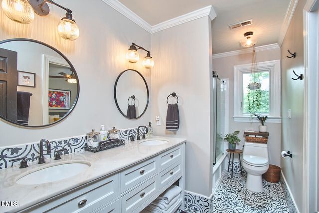5513 Point Lake Court, Holly Springs, NC 27540