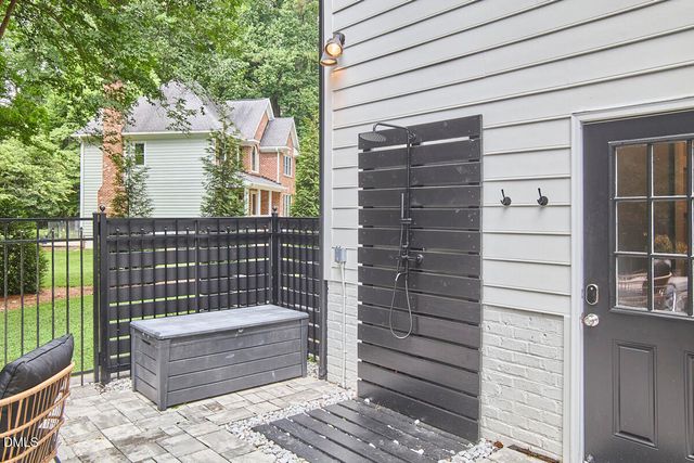 5513 Point Lake Court, Holly Springs, NC 27540