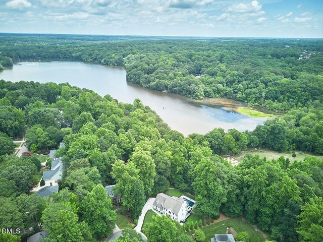 5513 Point Lake Court, Holly Springs, NC 27540
