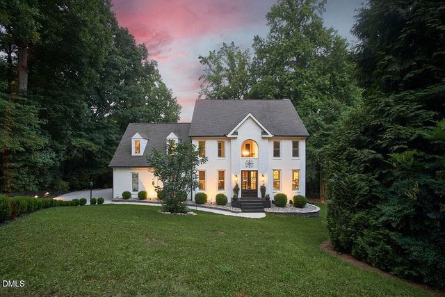 5513 Point Lake Court, Holly Springs, NC 27540