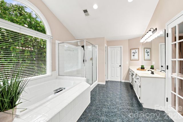 10809 Jordan Rae Lane, Charlotte, NC 28277