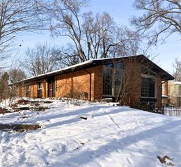 30080 Highmeadow Road, Farmington Hills, MI 48334
