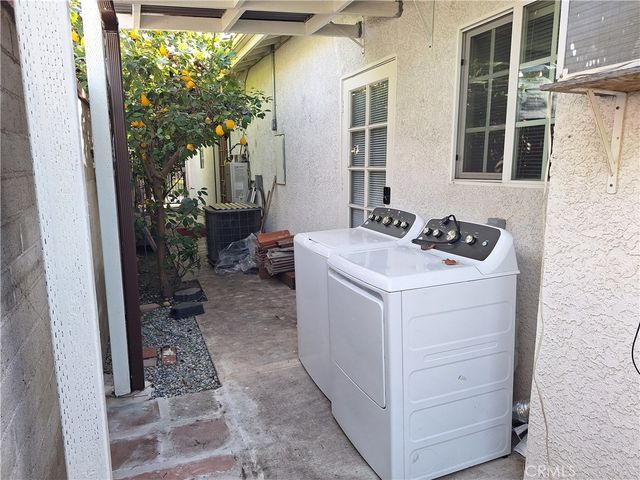 302 N Griffith Park, Burbank, CA 91506