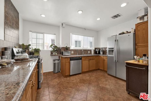 529 W Wilson Avenue, Glendale, CA 91203