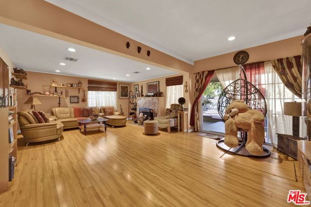 529 W Wilson Avenue, Glendale, CA 91203