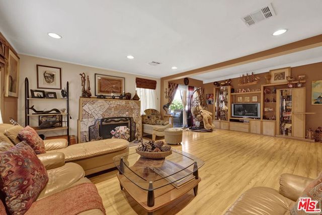 529 W Wilson Avenue, Glendale, CA 91203