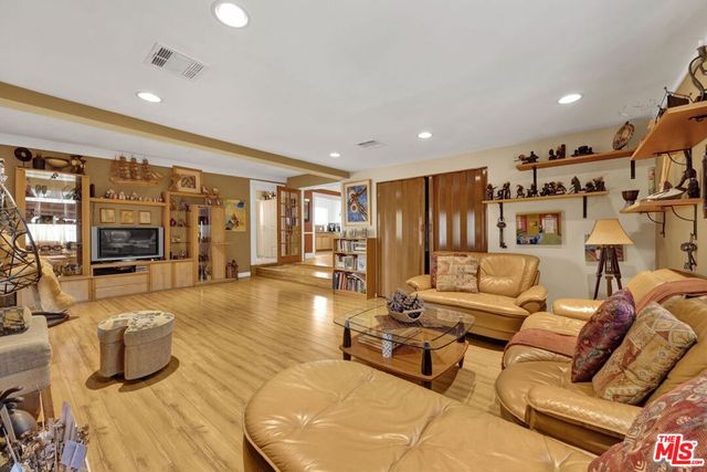 529 W Wilson Avenue, Glendale, CA 91203