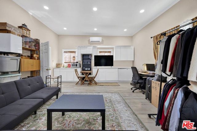 529 W Wilson Avenue, Glendale, CA 91203